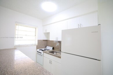 7155 W 14th Ct unit 17, Hialeah, FL 33014 - photo 2