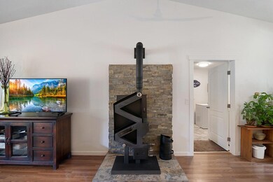 55962 Black Duck Rd, Bend, OR 97707 - photo 5