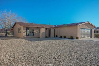 16152 Wimbleton Dr, Victorville, CA 92395 - photo 2
