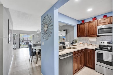 871 NE 207 Ln unit 203-15, Miami, FL 1 - photo 7