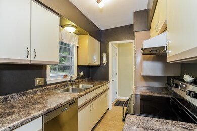 007-Kitchen-2860999-large
