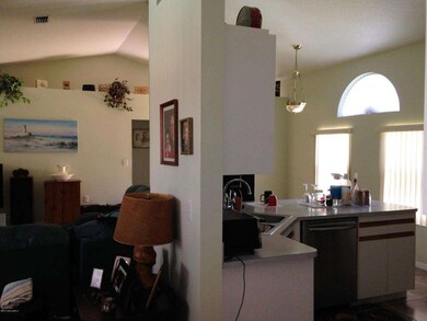 DRIFT WALL BETWEEN KITCHEN & LIVING ROOM