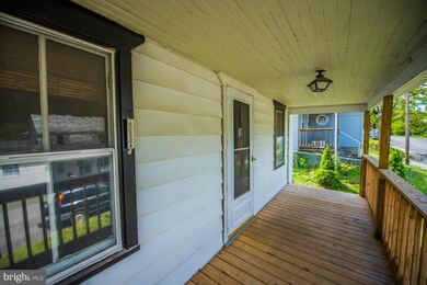 253 S Laurel Ave, Berkeley Springs, WV 25411 - photo 3