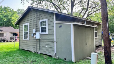 3517 4th St, Bay City, TX 77414 - photo 5