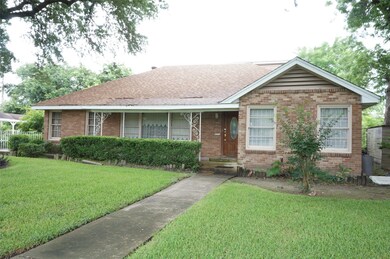 3942 Fernwood Dr, Houston, TX 77021 - photo 3