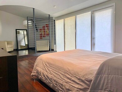 FD580054-4FFF-4825-B2CA-8D359FB616CD