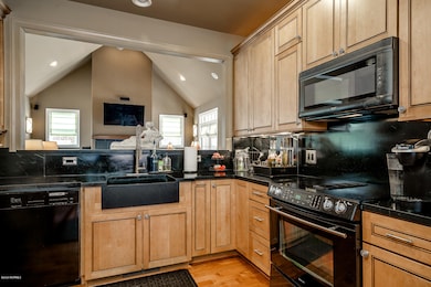 207 Harbour View-0407F