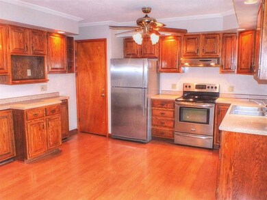 39 Phoenix Cir, Richmond, VT 05477 - photo 6