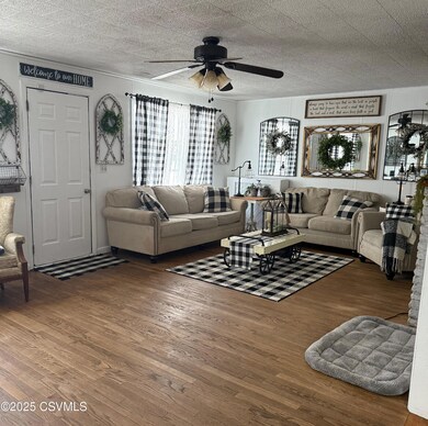 4. Living Room !