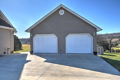 321 E Ridges Dr_-6
