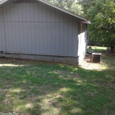 290 Chinkapin Dr N, Pangburn, AR 72121 - photo 3