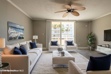 TwinTowers-(7) - Living Room - Modern -