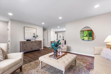 10-Edgewood Dr-10