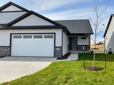 414 Dawson Dr, West Branch, IA 52358 - photo 2