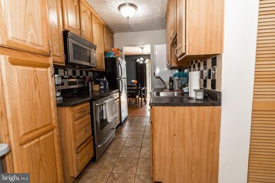 2143 N Anvil Ln, Temple Hills, MD 20748 - photo 6