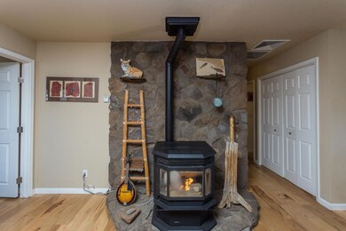 004_Living Room