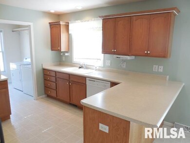 1511 W 51st St, Davenport, IA 52806 - photo 7