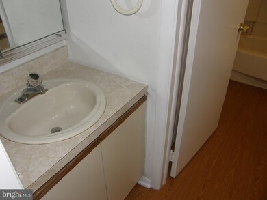 903A Cypress Point Cir unit 903A, Mount Laurel, NJ 08054 - photo 3