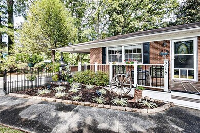 215 Sunrise Ave, Asheboro, NC 27203 - photo 2