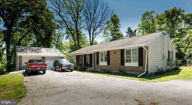 771 Locust St, Mount Wolf, PA 17347 - photo 2