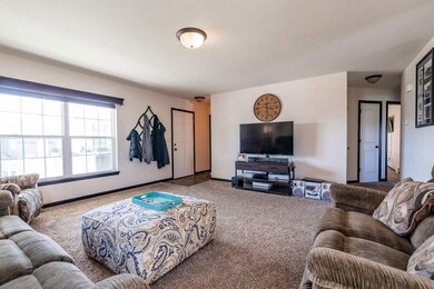 4912 Millenium Dr, Cedar Falls, IA 50613 - photo 5