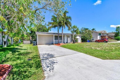 6692 Westview Dr, Lake Worth, FL 33462 - photo 3