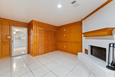 201 Midway Dr, Baytown, TX 77521 - photo 4