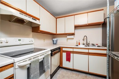 2 Angle St unit 5, Manville, RI 02838 - photo 3