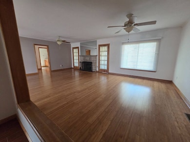 403 N Fair St, Olney, IL 62450 - photo 7