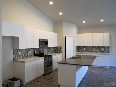 61519 SE Lincoln Ln, Bend, OR 97702 - photo 6