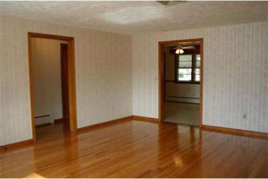 571 Parker St, Springfield, MA 01129 - photo 4