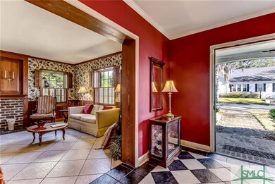 ENTRANCE FOYER: Grand 