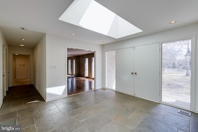 10108 Ormond Rd, Potomac, MD 20854 - photo 4