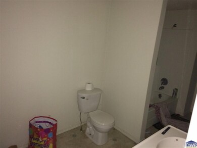 2111 Dillman St, Terre Haute, IN 47802 - photo 6