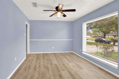 16810 Blackhawk Blvd, Friendswood, TX 77546 - photo 5