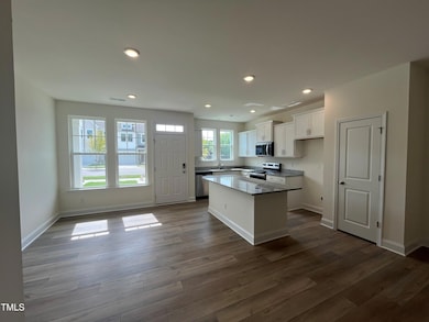 Kitchen/Dining/Sample