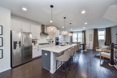 905 Coletta Cir, Naperville, IL 60563 - photo 5