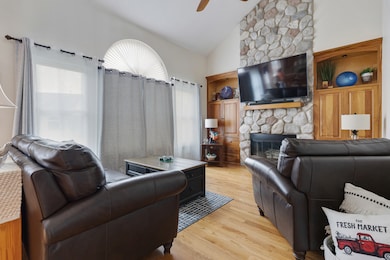 740 Fairview Ln, South Elgin, IL 60177 - photo 6