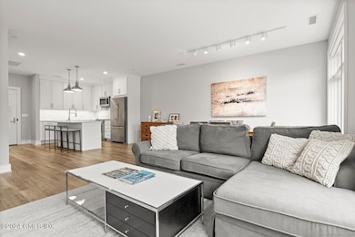 1381 E Putnam Ave, Old Greenwich, CT 06870 - photo 3