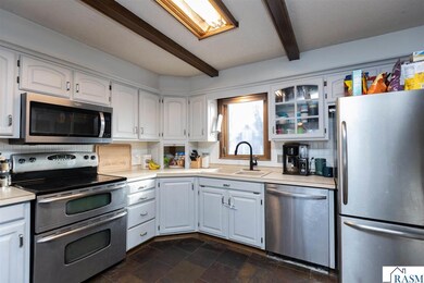 605 E Hawthorne St, Albert Lea, MN 56007 - photo 4