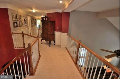12803 Misty Creek Ln, Fairfax, VA 22033 - photo 4