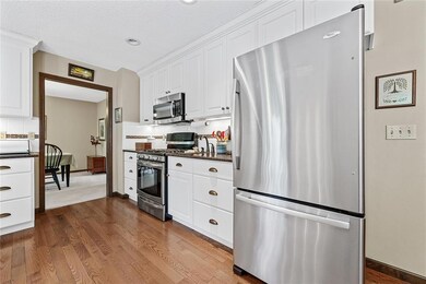 3118 Alleghany Dr NE, Cedar Rapids, IA 52402 - photo 2