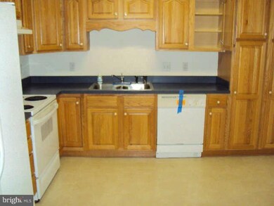 67 Sunbrook Ln unit 12, Hagerstown, MD 21742 - photo 6