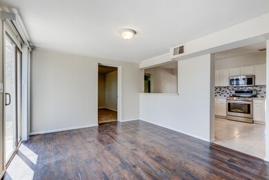 1341 W 6th Dr-19