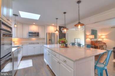 6412 Crosswoods Dr, Falls Church, VA 22044 - photo 3