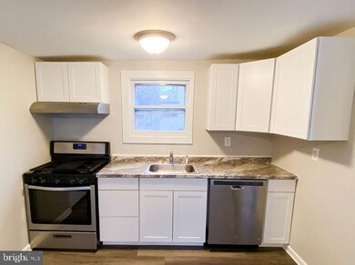 14 W Buck St, Paulsboro, NJ 08066 - photo 2