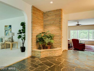 6413 Crosswoods Dr, Falls Church, VA 22044 - photo 4