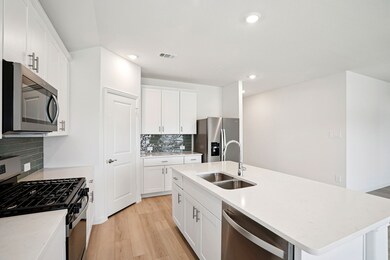  Photo is not of the actual home, but is an inspirational photo of builder’s model home and may depict options, furnishings, and/or decorator features that are not included.
