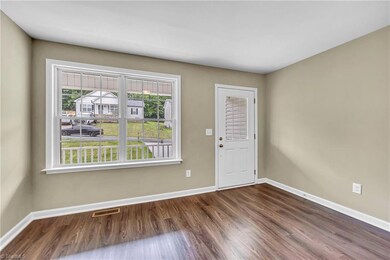 839 Berg St, Asheboro, NC 27203 - photo 5