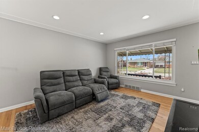 29354 Sherry Ave, Madison Heights, MI 48071 - photo 5